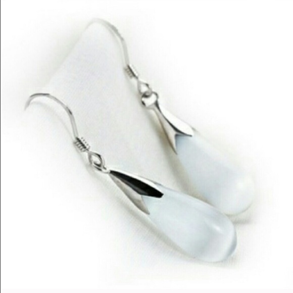 Beautiful Sterling Silver Drop Opal Earrings - Picture 1 of 1